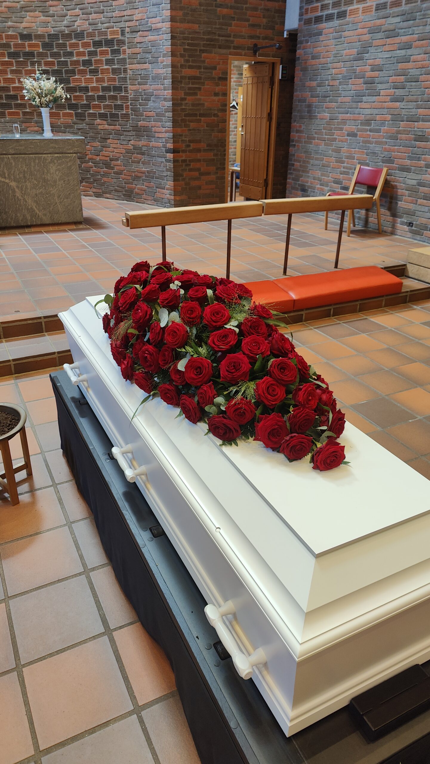 Røde Roser kistepynt - Design Flower