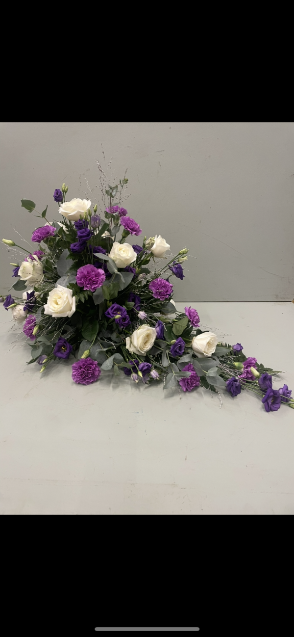 Hvid og lilla med eucalyptus